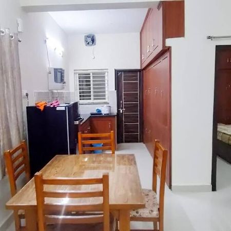 Servostay 2 Bhk Fully Furnished In Hafeezpet #202 Hyderabad Exterior photo