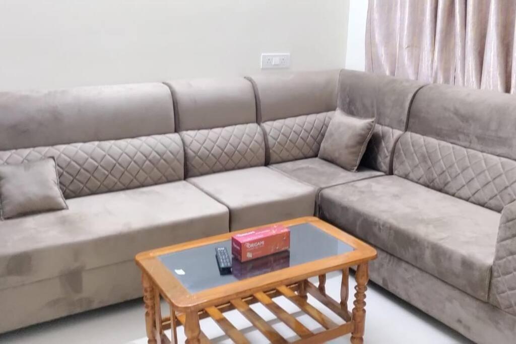 Servostay 2 Bhk Fully Furnished In Hafeezpet #202 Hyderabad Exterior photo
